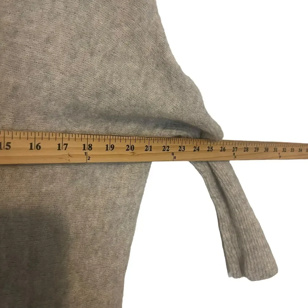 Henry Christ Women's Size Small‎ Round Neck Grey Cashmere Sweater